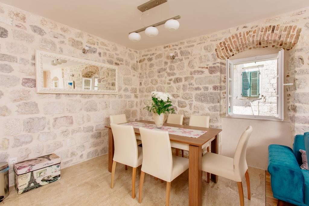 Old Town Museum Square Apartment Котор Екстер'єр фото