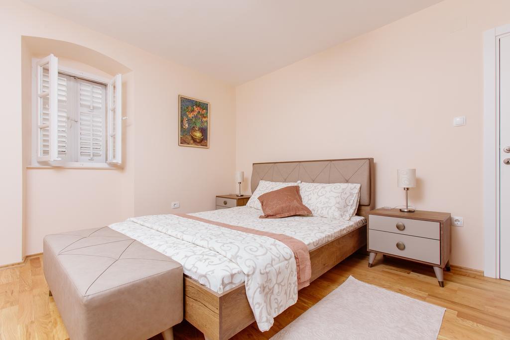 Old Town Museum Square Apartment Котор Екстер'єр фото